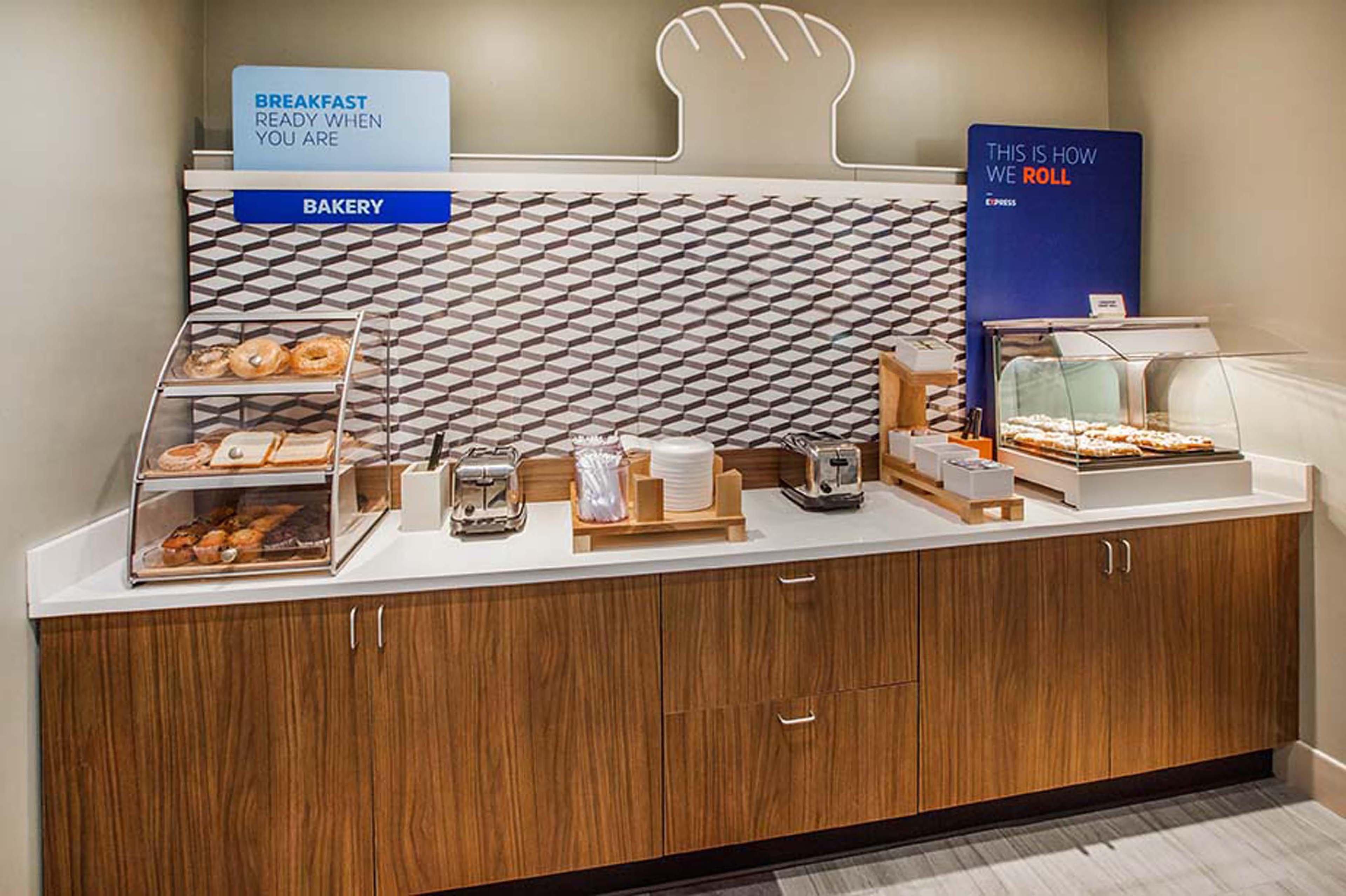 Holiday Inn Express & Suites - Savannah W - Chatham Parkway By Ihg מראה חיצוני תמונה